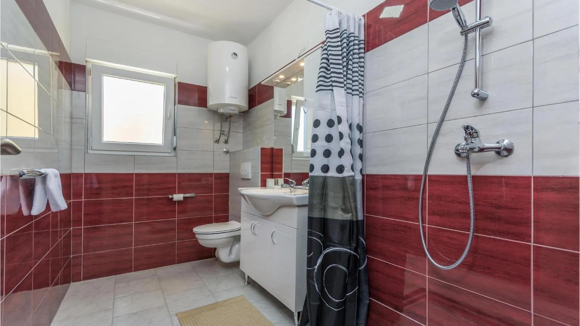 4 Bedroom Nice Home In Perci Perkovici 0*,